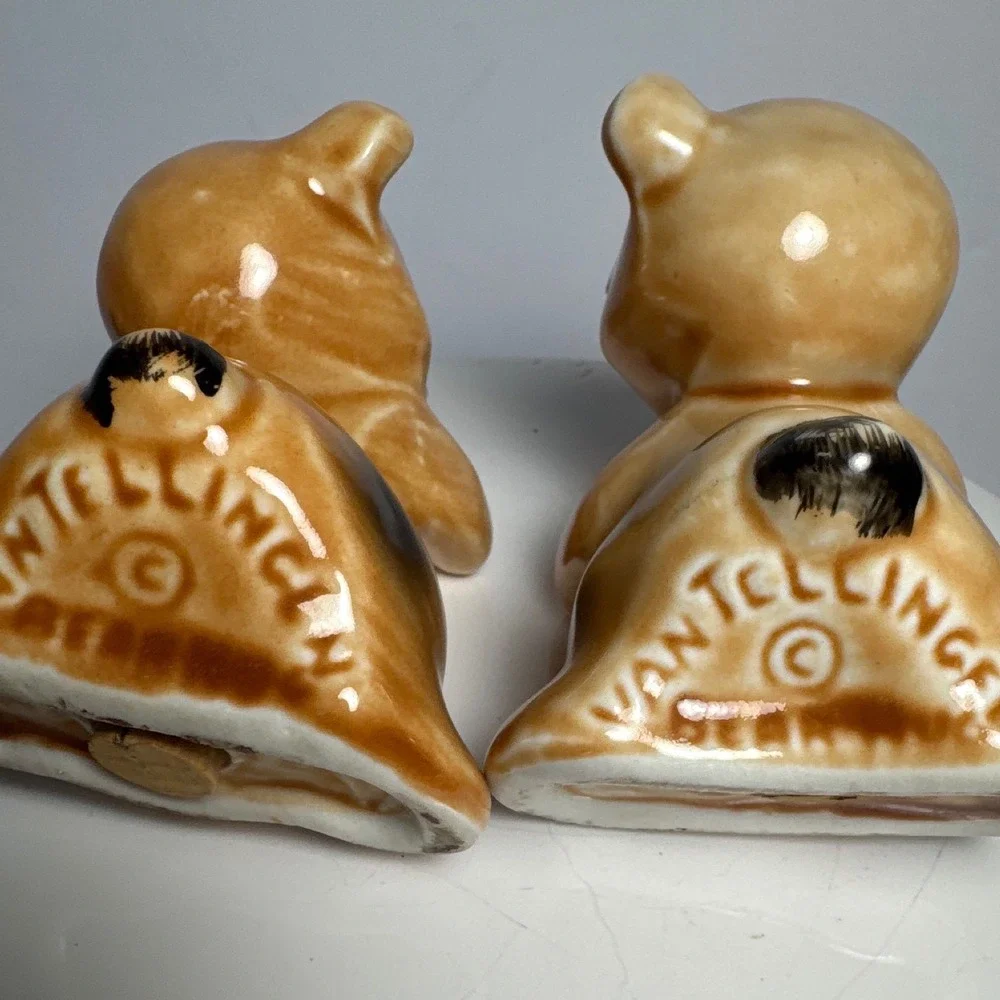 Van Tellingen Hugging Bears Salt Pepper Shakers Tan Good Vintage Ceramic MCM